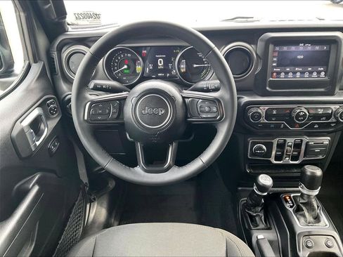 Used 2023 Jeep Wrangler Unlimited AWD/4WD image 17