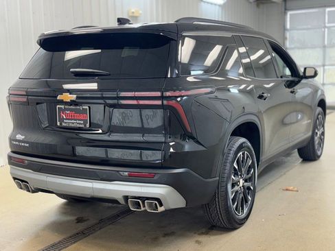 New 2026 Chevrolet Traverse LT w/ Sun and Wheel Package FWD image 5