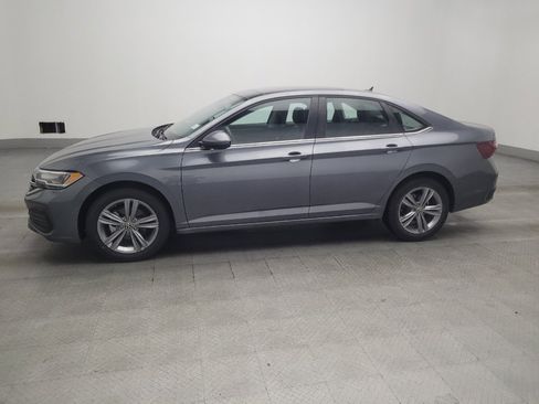 Used 2024 Volkswagen Jetta SE w/ Panoramic Sunroof Package FWD image 2