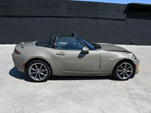 Used 2023 MAZDA MX-5 Miata Grand Touring image 13