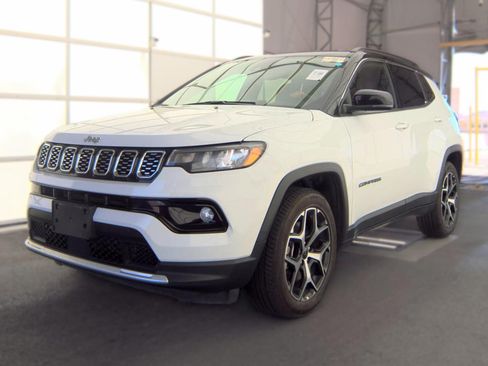 Used 2025 Jeep Compass Limited AWD/4WD image 2