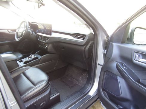 Used 2024 Ford Escape Platinum AWD/4WD image 18