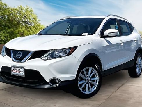 Certified 2019 Nissan Rogue Sport SV w/ Technology Package FWD image 3