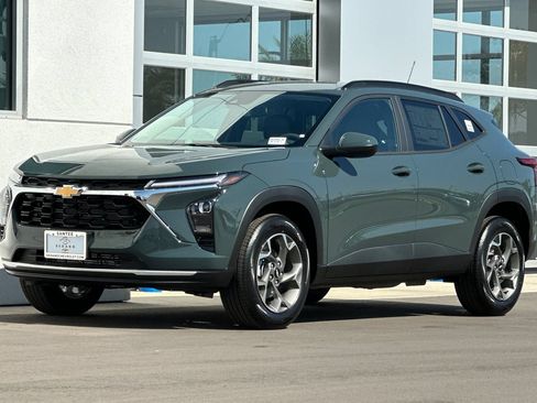 New 2026 Chevrolet Trax LT FWD image 8