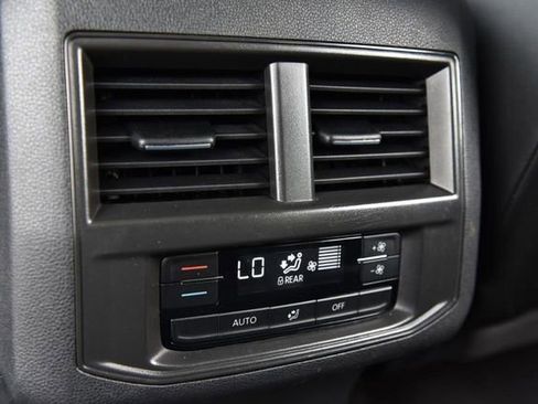 Used 2023 Volkswagen Atlas SE w/ Panoramic Sunroof Package image 23