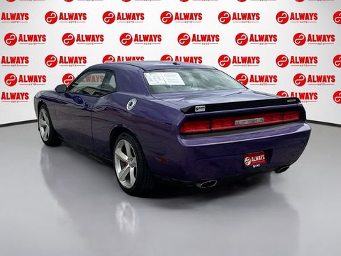 Used 2010 Dodge Challenger SRT8 w/ SRT Option Group II RWD image 8