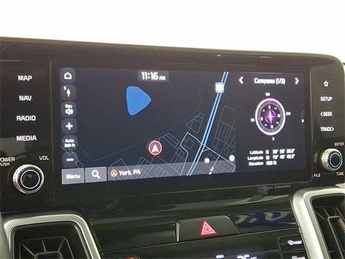 Used 2023 Kia Sorento S w/ Panoramic Sunroof Package image 3