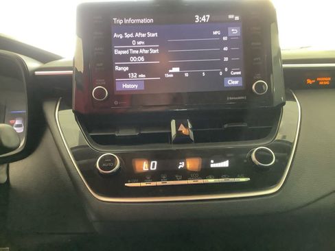 Used 2022 Toyota Corolla LE image 26