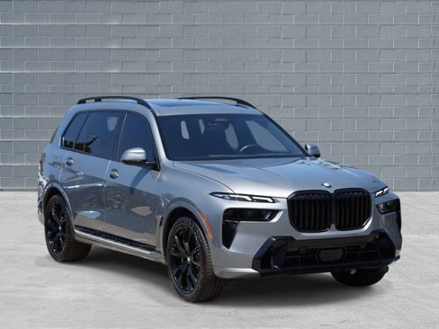 Used 2024 BMW X7 xDrive40i w/ M Sport Package AWD/4WD image 1
