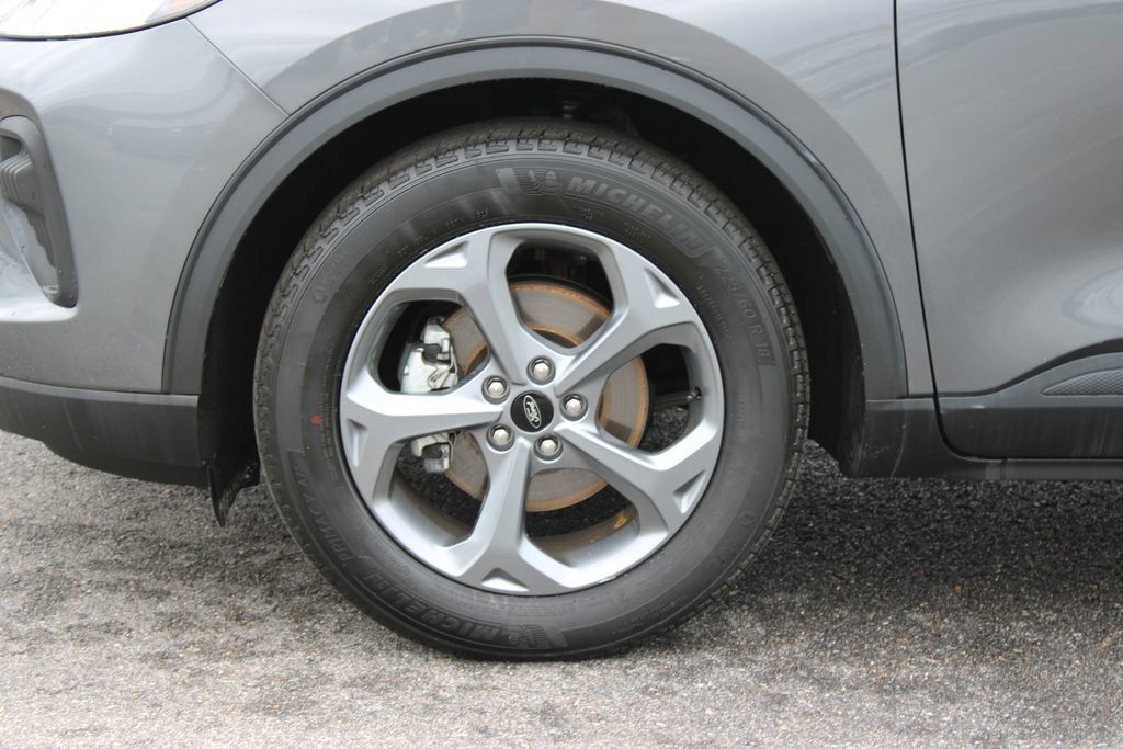 Used 2025 Ford Escape ST-Line FWD image 18