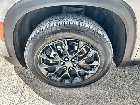 Used 2025 Chevrolet Traverse LT w/ Midnight/Sport Edition image 32