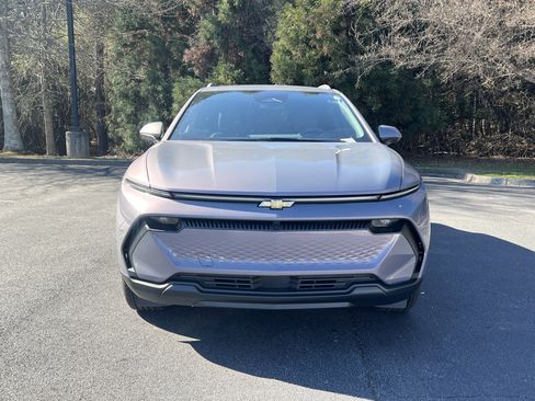 New 2026 Chevrolet Equinox EV LT image 3