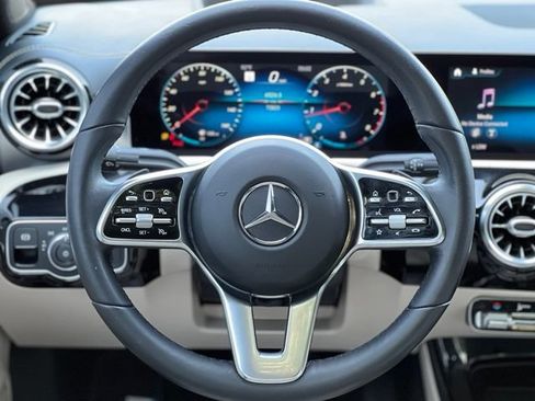 Used 2020 Mercedes-Benz CLA 250 image 33
