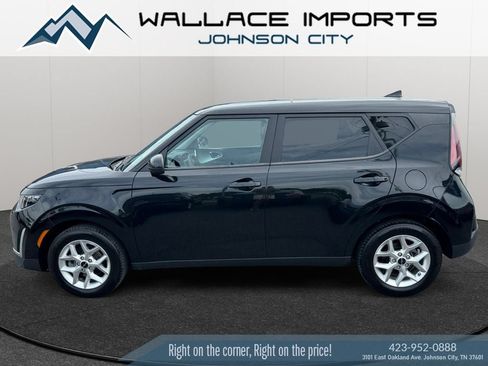 Used 2024 Kia Soul LX w/ Option Group 015 FWD image 1