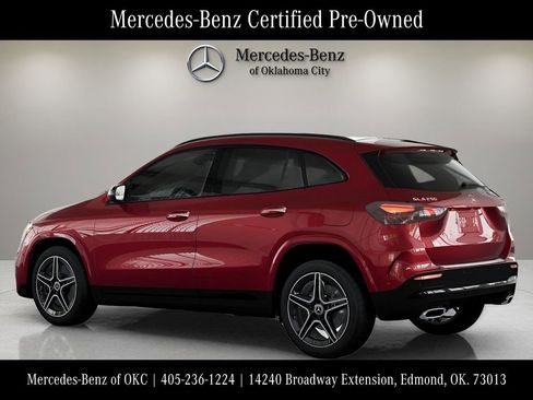 Used 2025 Mercedes-Benz GLA 250 4MATIC image 29