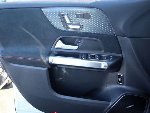 Certified 2025 Mercedes-Benz GLB 250 image 17