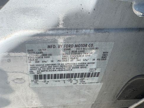 Used 2018 Ford Edge SE FWD image 9