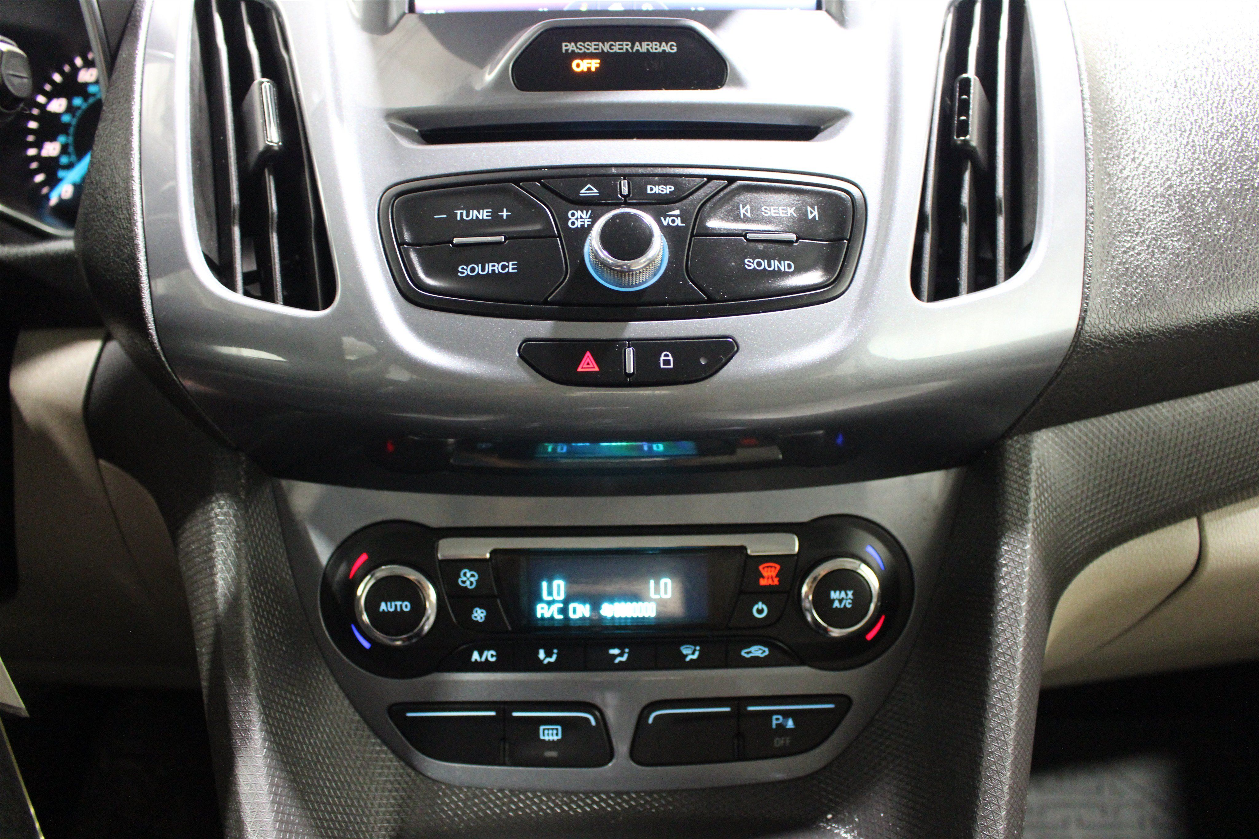 Used 2014 Ford Transit Connect Titanium FWD image 17