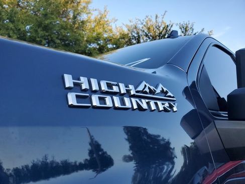 Used 2022 Chevrolet Silverado 3500 High Country w/ Z71 Off-Road Package AWD/4WD image 4