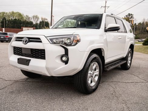 Certified 2024 Toyota 4Runner SR5 image 3