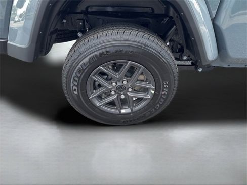 New 2025 Jeep Gladiator Sport image 29