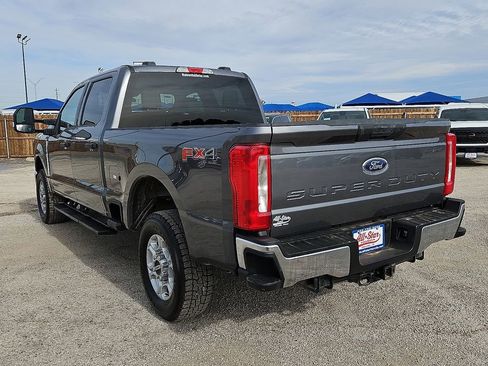 Used 2025 Ford F250 XLT w/ FX4 Off-Road Package image 5