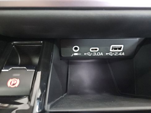 Certified 2025 Subaru Outback Limited image 13