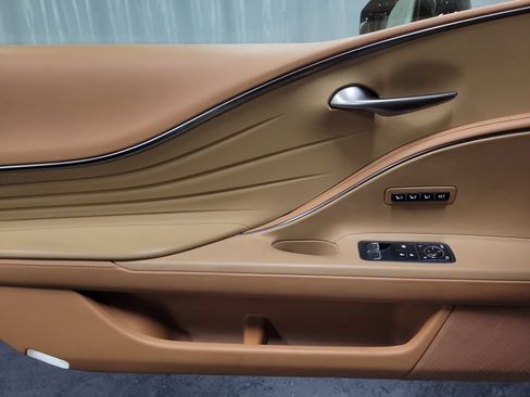 Used 2021 Lexus LC 500 Convertible w/ Touring Package RWD image 24