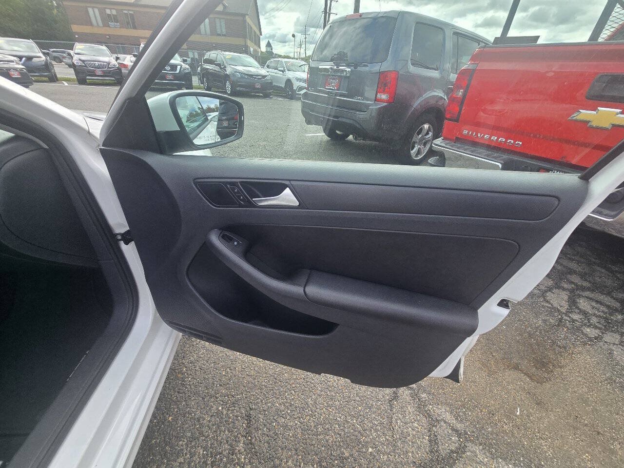 Used 2014 Volkswagen Jetta SE FWD image 39
