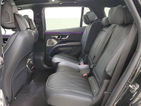 Used 2023 Mercedes-Benz EQS 580 4MATIC SUV image 9