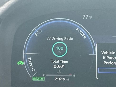 Used 2025 Toyota Camry XSE FWD image 12