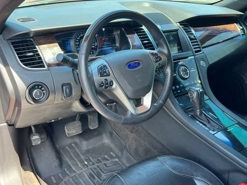 Used 2015 Ford Taurus Limited w/ Equipment Group 301A FWD image 18