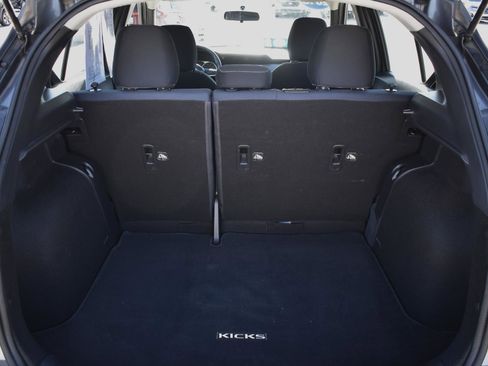 Used 2018 Nissan Kicks S image 16