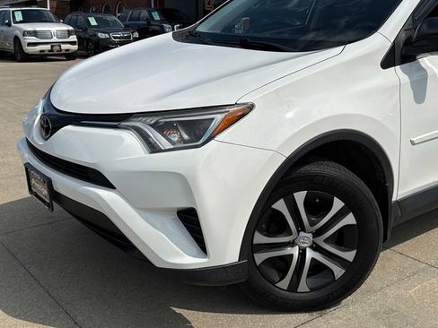Used 2018 Toyota RAV4 LE w/ All Weather Liner Package AWD/4WD image 20