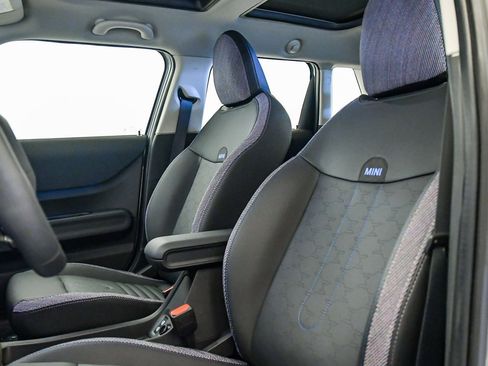 Used 2025 MINI Cooper S image 17