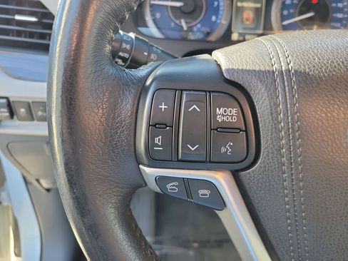 Used 2016 Toyota Sienna XLE w/ XLE Navigation Package image 25