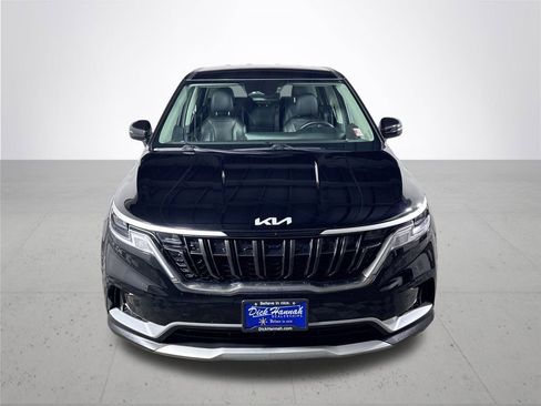 Used 2024 Kia Carnival LX image 3
