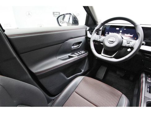 New 2026 Nissan Kicks SR FWD image 6