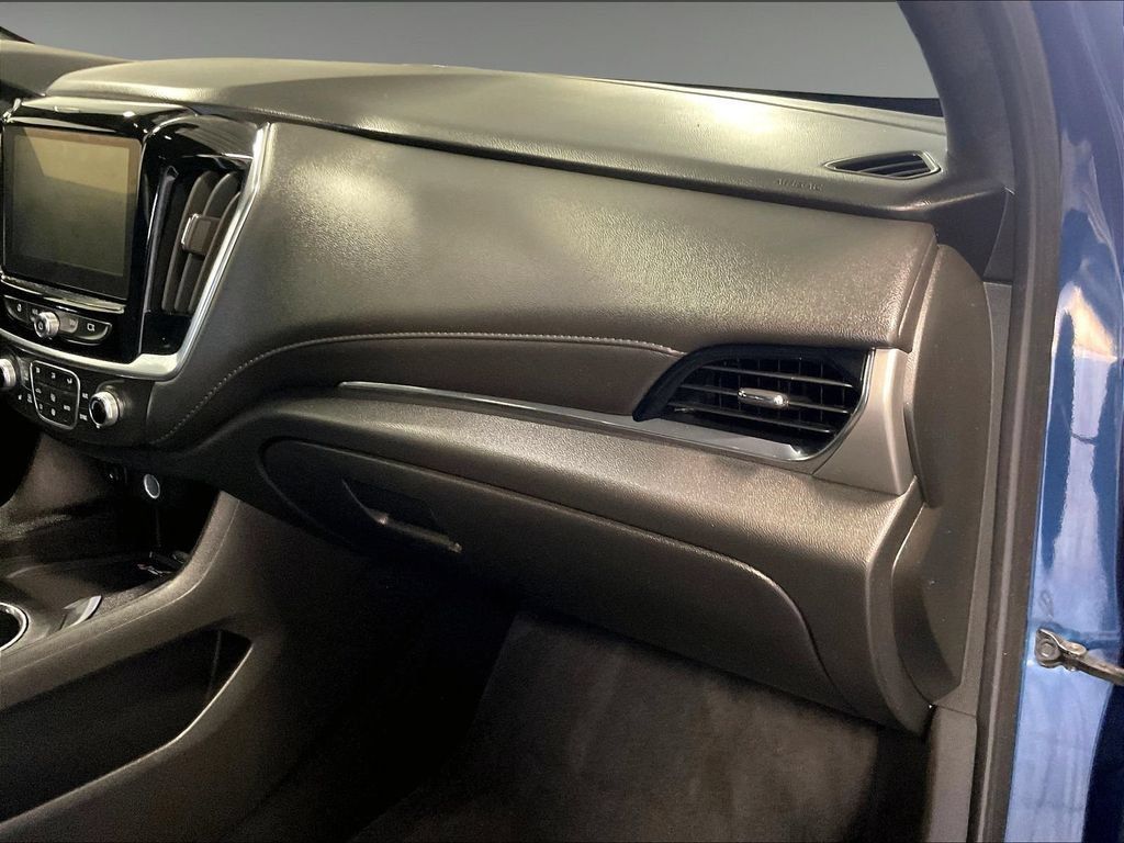 Used 2023 Chevrolet Traverse LT AWD/4WD image 13