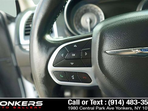 Used 2021 Chrysler 300 Touring L image 60