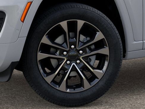 New 2025 Jeep Grand Cherokee L Overland image 8