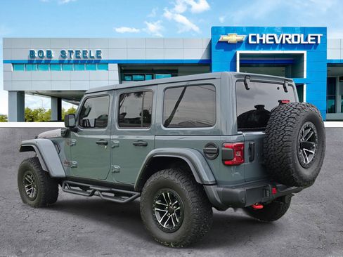 Used 2024 Jeep Wrangler Unlimited Rubicon AWD/4WD image 3