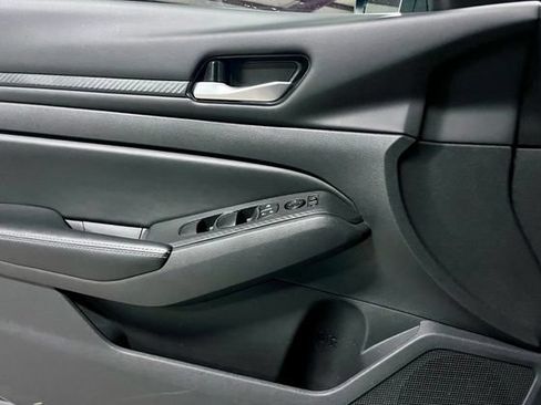 Used 2024 Nissan Altima 2.5 SV FWD image 20
