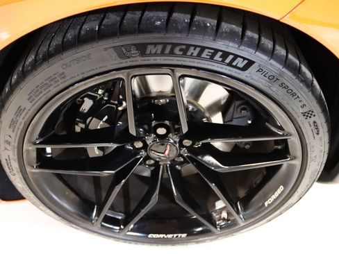 Used 2025 Chevrolet Corvette Z06 RWD image 25