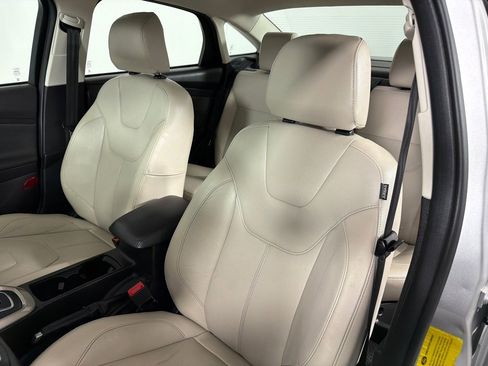 Used 2017 Ford Focus Titanium FWD image 11