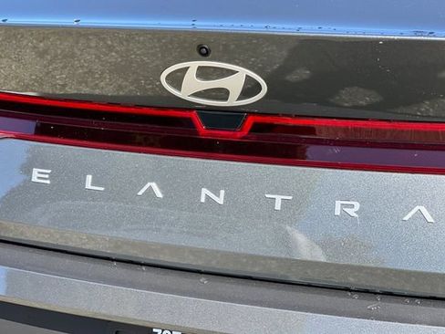 New 2026 Hyundai Elantra SE FWD image 8