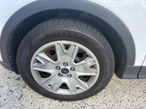 Used 2016 Ford Escape S image 3