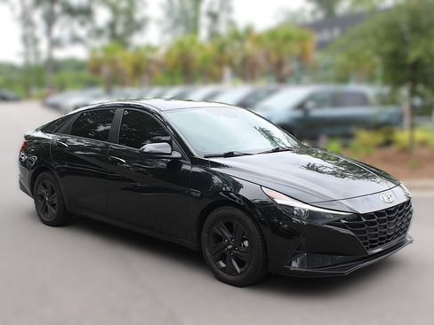 Used 2022 Hyundai Elantra SEL FWD image 12