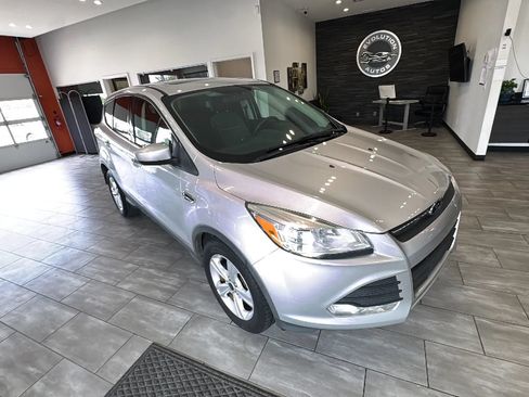 Used 2015 Ford Escape SE FWD image 42