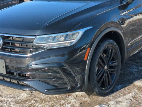 Used 2022 Volkswagen Tiguan SE R-Line image 11